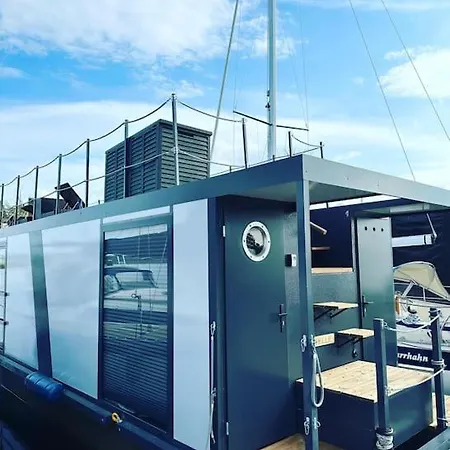 Premium Hausboot Trave Traum Apartment Lubeck Exterior photo