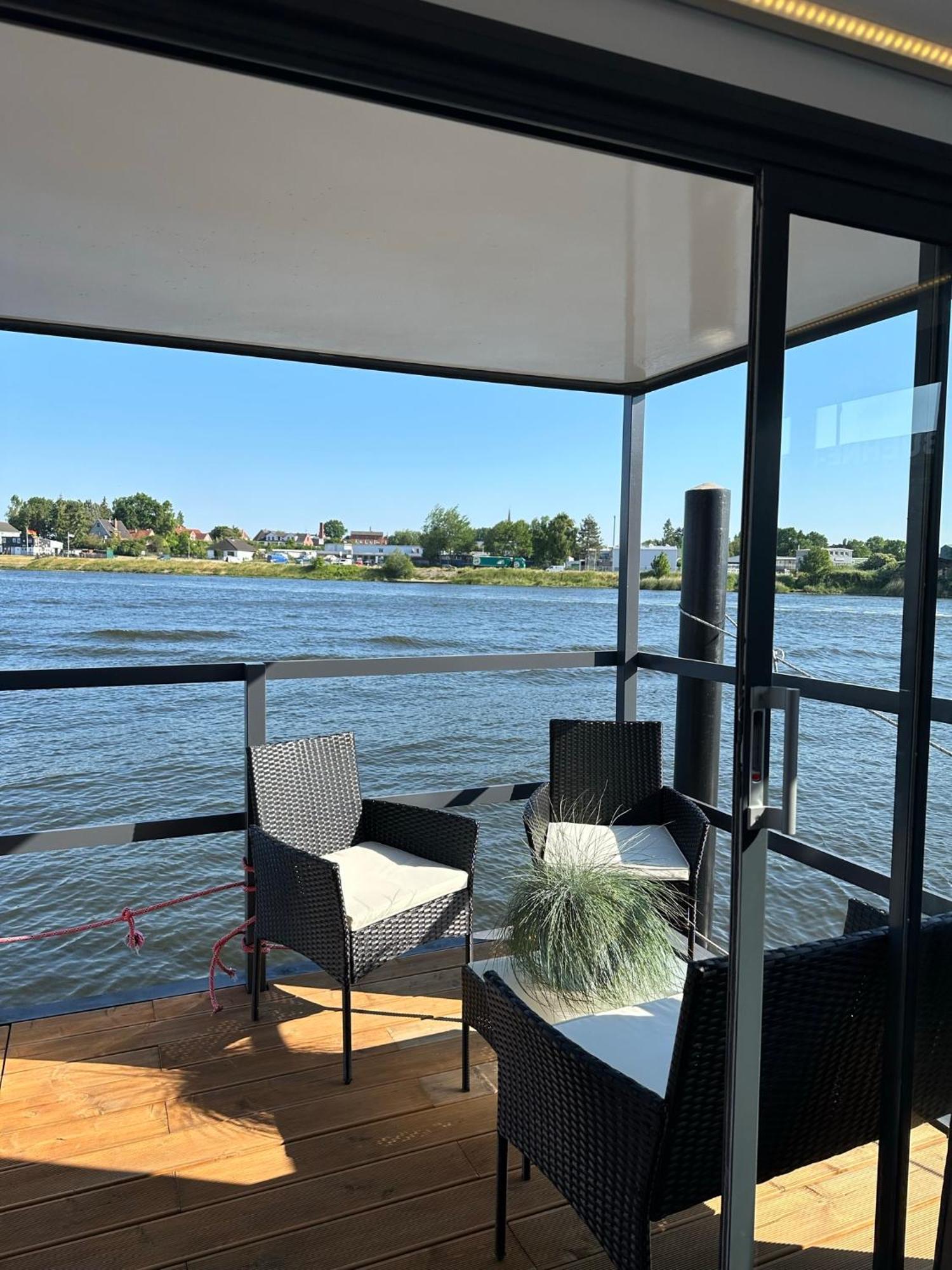 Premium Hausboot Trave Traum Apartment Lubeck