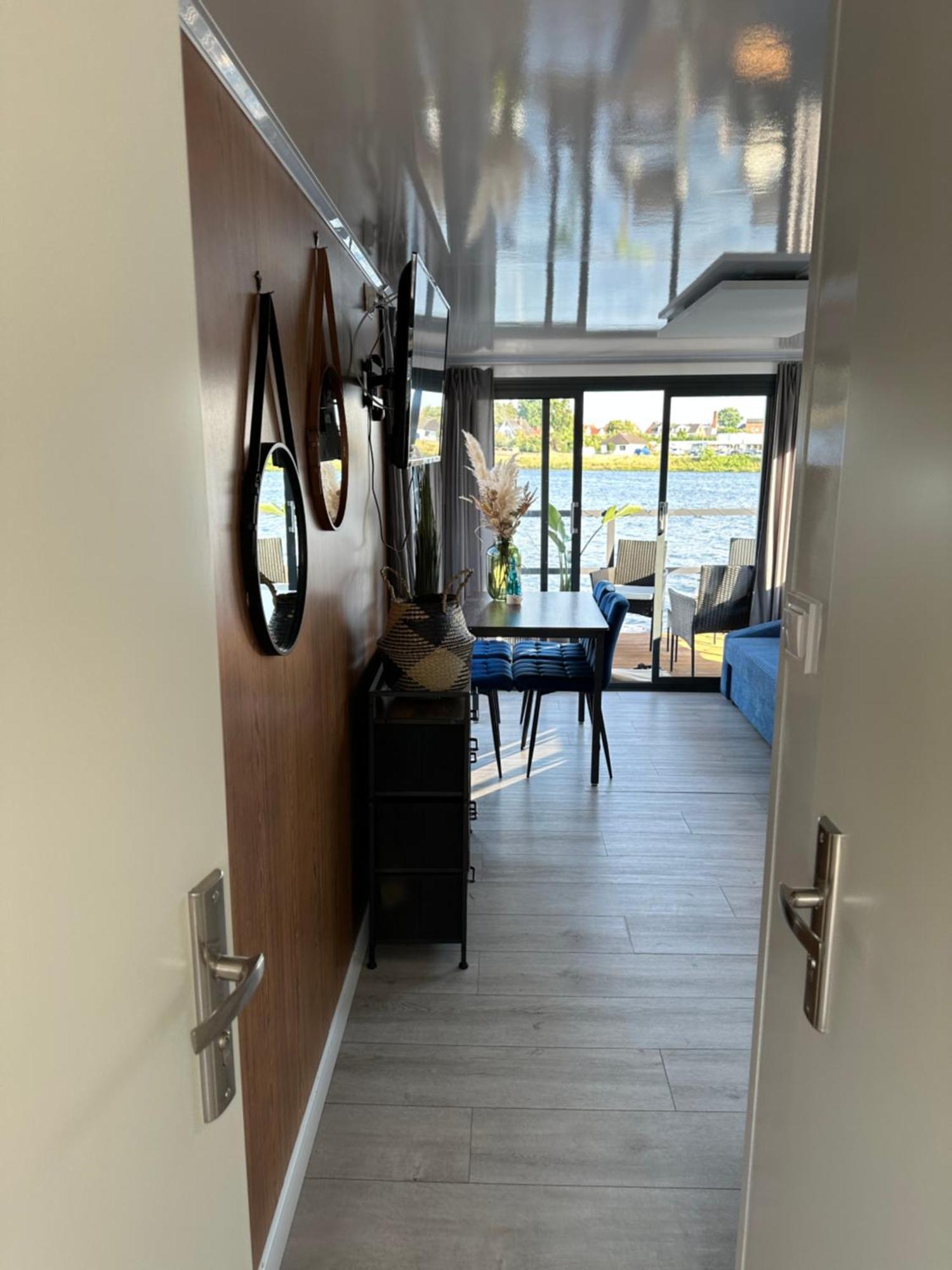 Apartment Premium Hausboot Trave Traum Lübeck