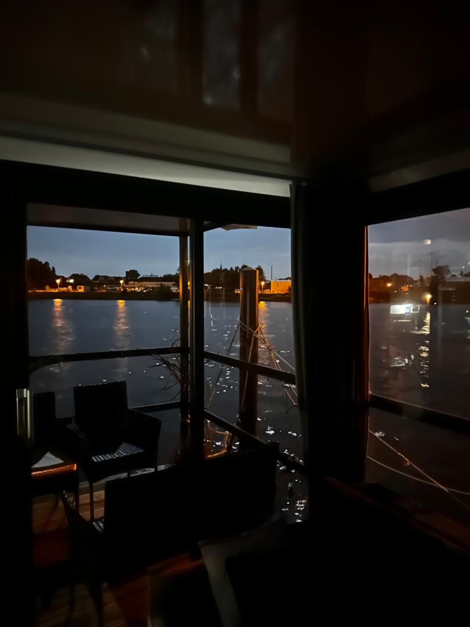 Premium Hausboot Trave Traum Apartment *