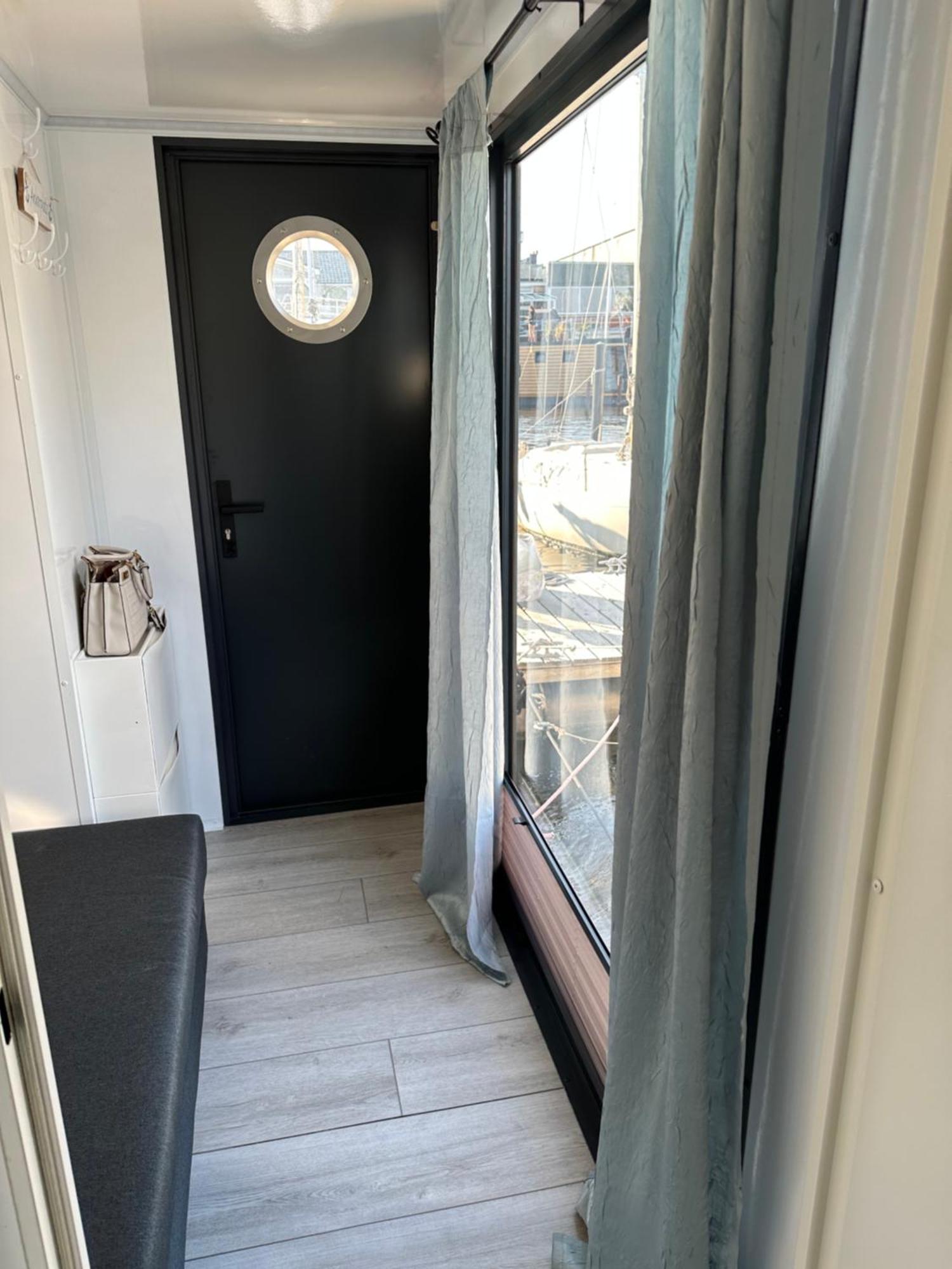 Apartment Premium Hausboot Trave Traum Lubeck