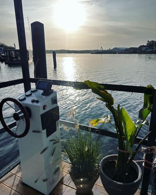 Premium Hausboot Trave Traum * Lübeck